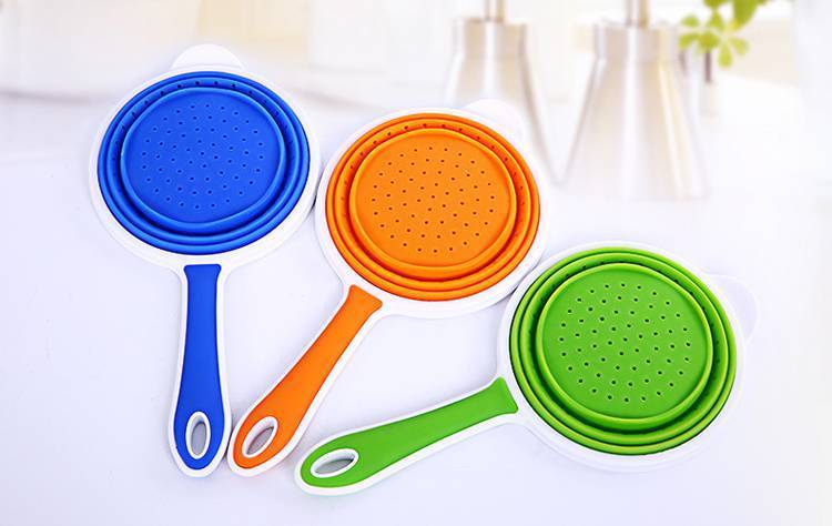 硅膠折疊漏勺-創(chuàng)意硅膠折疊瀝水籃-可伸縮食品級(jí)硅膠折疊漏勺 硅膠折疊漏勺-創(chuàng)意硅膠折疊瀝水籃-可伸縮食品級(jí)硅膠折疊漏勺
